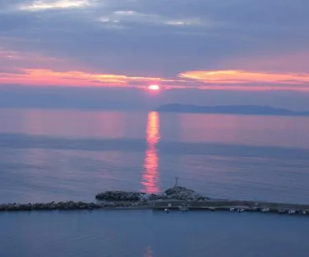 מלון דירות Selenunda לוטראקי