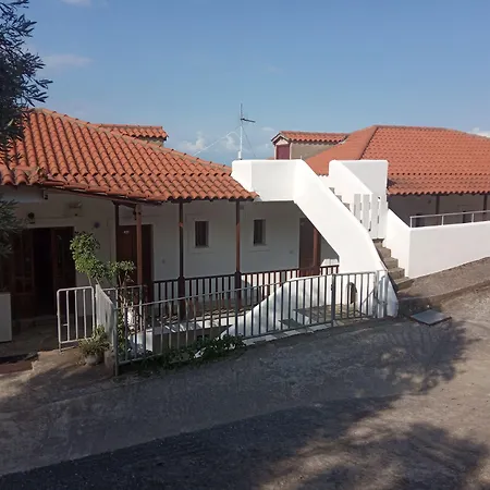 מלון דירות Selenunda לוטראקי